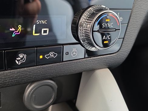 New 2026 Mitsubishi Outlander SE FWD image 21