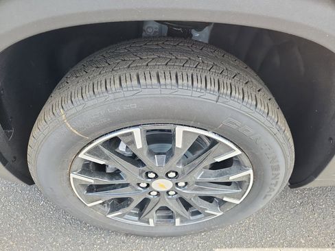 New 2025 Chevrolet Traverse LT w/ Sun and Wheel Package image 16