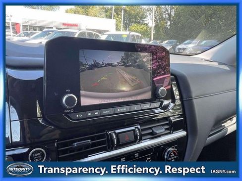 Certified 2024 Nissan Pathfinder SV image 29