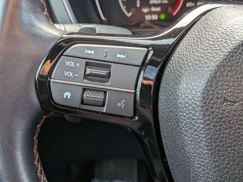 Used 2025 Honda Pilot TrailSport image 14