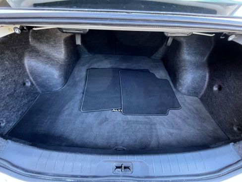 Used 2025 Nissan Altima 2.5 SV FWD image 32