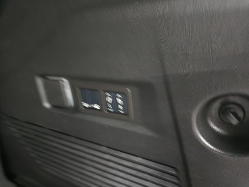 Used 2025 GMC Yukon Denali AWD/4WD image 30