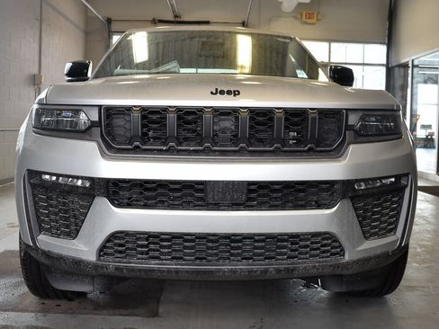 New 2026 Jeep Grand Cherokee Limited w/ Limited Altitude Package AWD/4WD image 52
