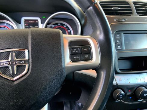 Used 2018 Dodge Journey SXT w/ Connectivity Group FWD image 25