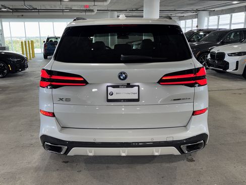 Used 2026 BMW X5 xDrive50e w/ M Sport Package AWD/4WD image 7