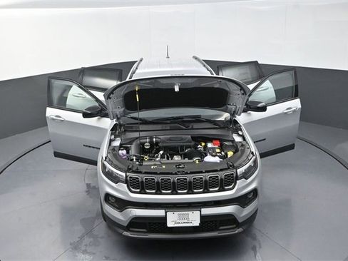 New 2026 Jeep Compass Latitude image 26