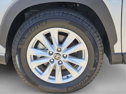 Used 2026 Toyota Corolla Cross LE FWD image 23