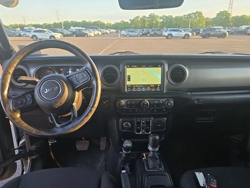 Used 2023 Jeep Gladiator Sport AWD/4WD image 2