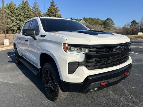 Used 2024 Chevrolet Silverado 1500 LT Trail Boss w/ Convenience Package II image 19