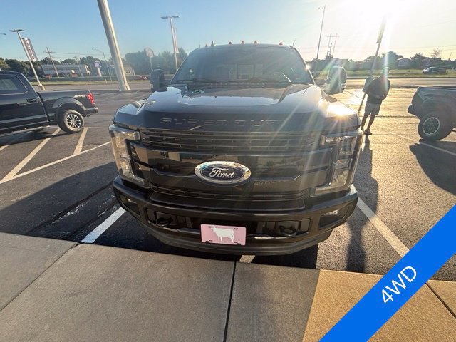 Used 2019 Ford F350 Lariat AWD/4WD image 2
