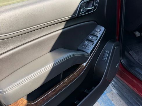 Used 2019 Chevrolet Tahoe LT w/ Luxury Package image 13