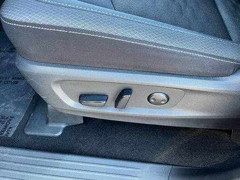Used 2025 Nissan Pathfinder SV AWD/4WD image 22