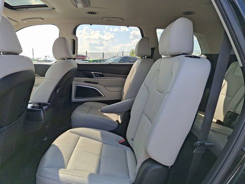 Used 2020 Kia Telluride EX w/ EX Premium Package AWD/4WD image 11