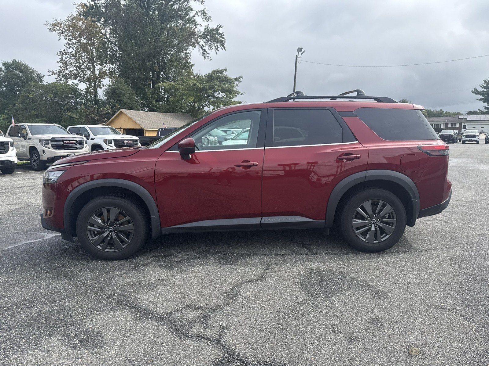 Used 2022 Nissan Pathfinder SV w/ SV Premium Package AWD/4WD image 6