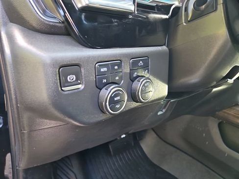 Used 2022 Chevrolet Silverado 1500 LT Trail Boss w/ Convenience Package II AWD/4WD image 18