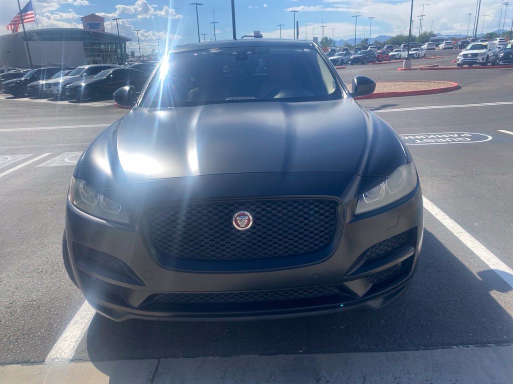 Used 2017 Jaguar F-PACE Premium AWD/4WD image 2