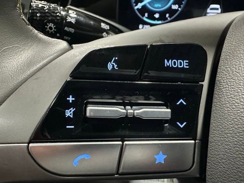 Used 2025 Hyundai Elantra SEL w/ Cargo Package image 19