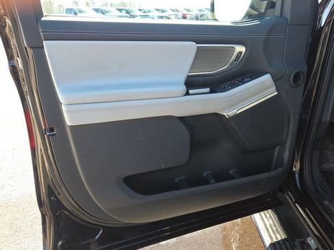 Certified 2025 Ford Expedition Platinum w/ Driver's Package image 28