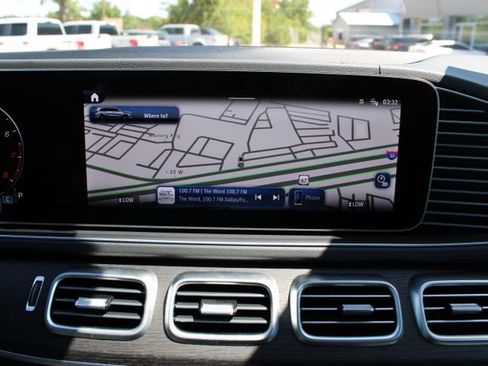 Used 2025 Mercedes-Benz GLS 580 4MATIC image 28