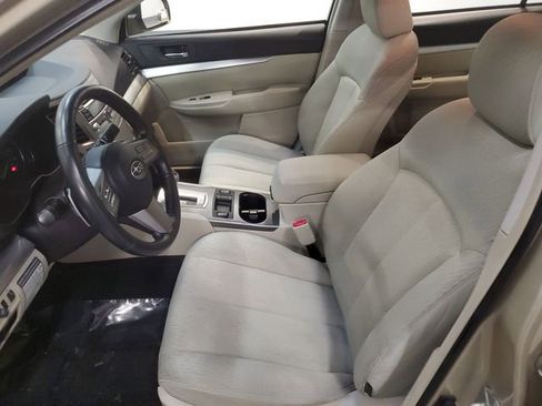 Used 2010 Subaru Legacy 2.5i Premium image 10