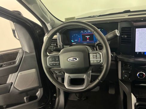 Used 2025 Ford F350 Lariat w/ Black Appearance Package image 15
