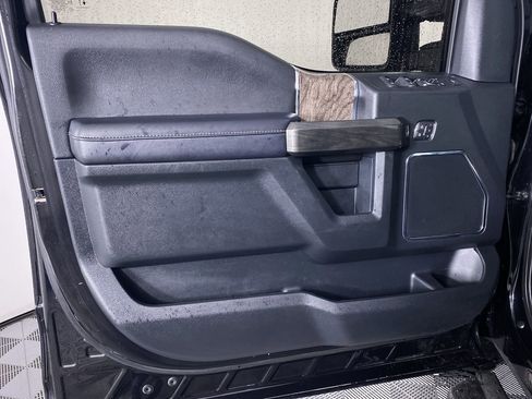 Used 2019 Ford F250 Lariat image 12