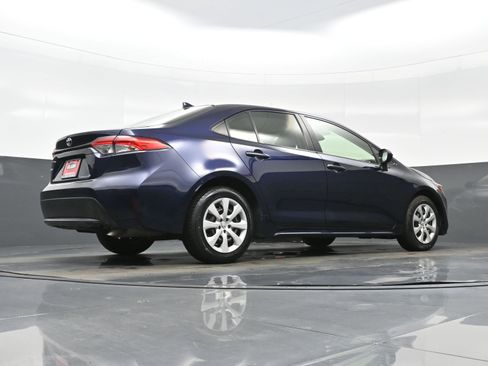 Used 2021 Toyota Corolla LE w/ Carpet Mat Package (TMS) FWD image 30
