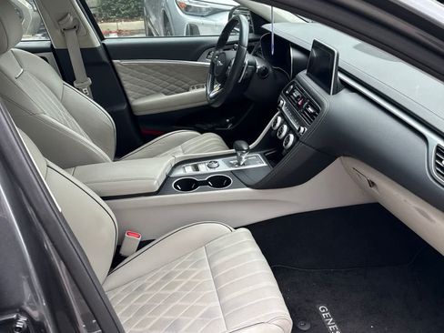Used 2019 Genesis G70 2.0T Advanced w/ Dynamic Package RWD image 3