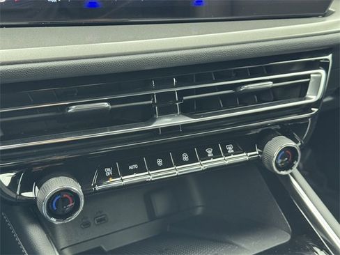 New 2026 Chevrolet Traverse LT w/ Midnight/Sport Edition image 15