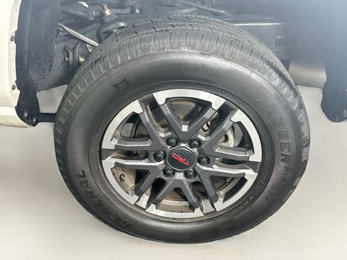 Used 2024 Toyota Tacoma TRD Sport w/ TRD Sport Upgrade Package RWD image 11