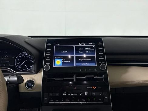 Used 2019 Toyota Avalon Limited FWD image 20