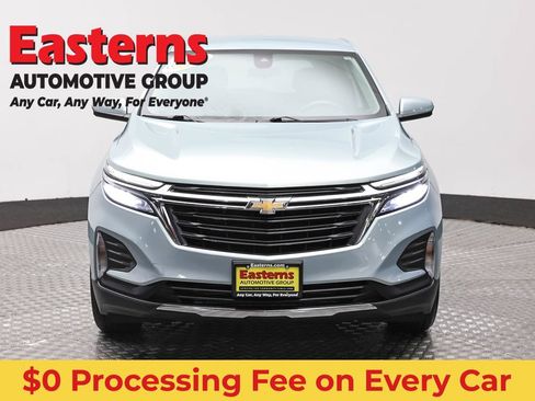 Used 2022 Chevrolet Equinox LT FWD image 2