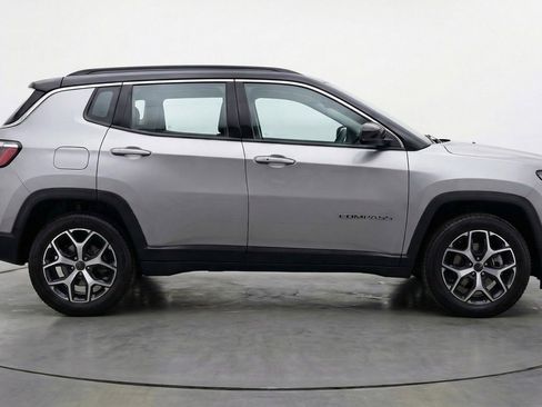 Used 2025 Jeep Compass Limited AWD/4WD image 11