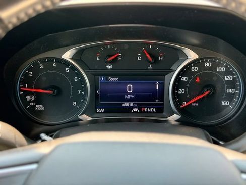 Used 2020 Chevrolet Equinox LT w/ Driver Convenience Package FWD image 10