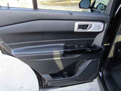 Used 2022 Ford Explorer ST w/ Equipment Group 401A image 11