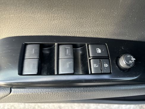 Used 2025 Toyota Camry LE image 17