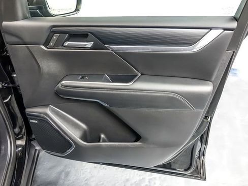 Certified 2025 GMC Acadia Elevation AWD/4WD image 34