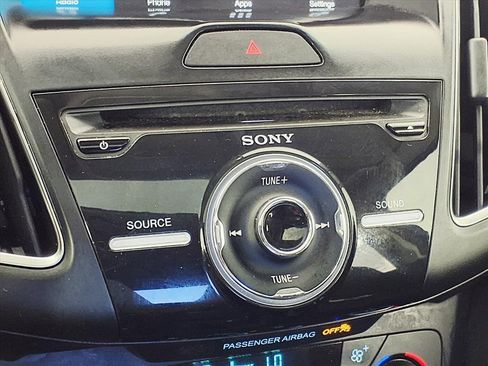 Used 2018 Ford Focus SEL image 23