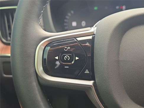 Used 2023 Volvo XC60 B6 Ultimate AWD/4WD image 24
