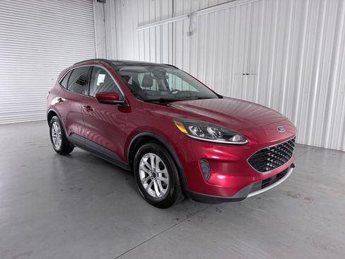 Used 2020 Ford Escape SE FWD image 3
