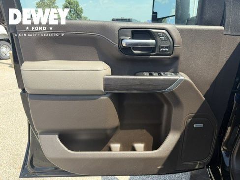 Used 2020 Chevrolet Silverado 2500 LTZ w/ LTZ Premium Package AWD/4WD image 13