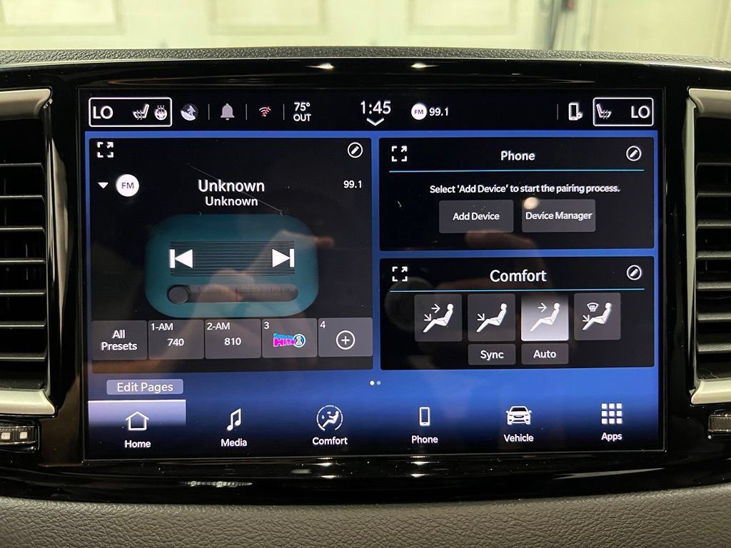 Used 2025 Chrysler Pacifica Select FWD image 6