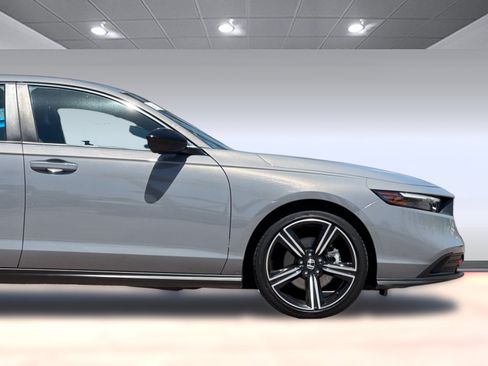 Used 2024 Honda Accord Sport image 33