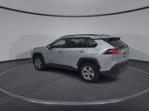 Used 2025 Toyota RAV4 XLE AWD/4WD image 12