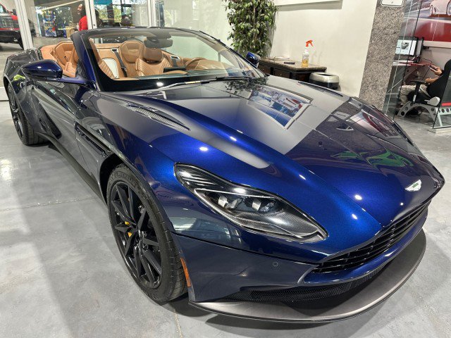 Used 2019 Aston Martin DB11 Volante RWD image 15
