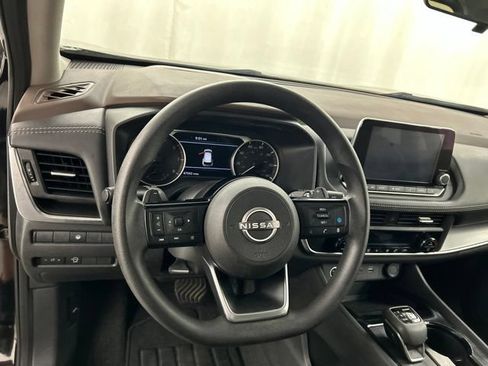 Used 2023 Nissan Rogue SV FWD image 8