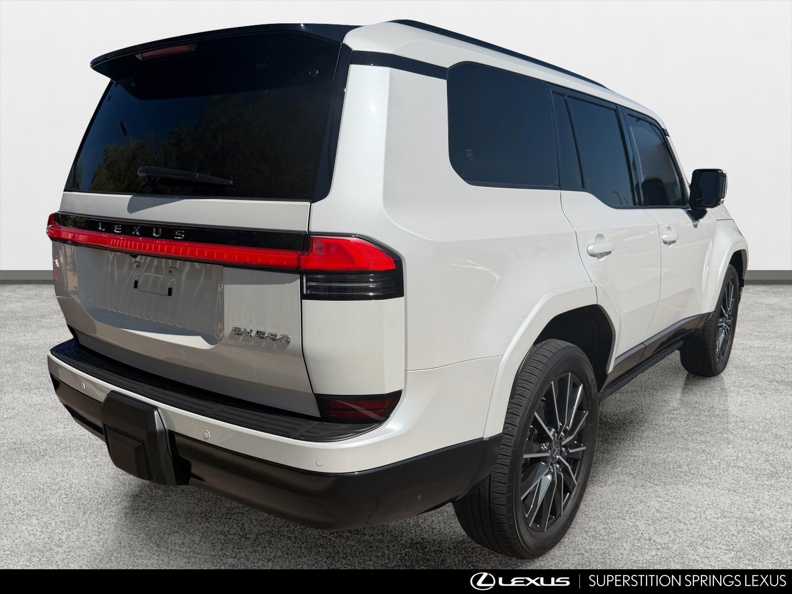 Used 2025 Lexus GX 550 w/ Accessory Package (2T) AWD/4WD image 3