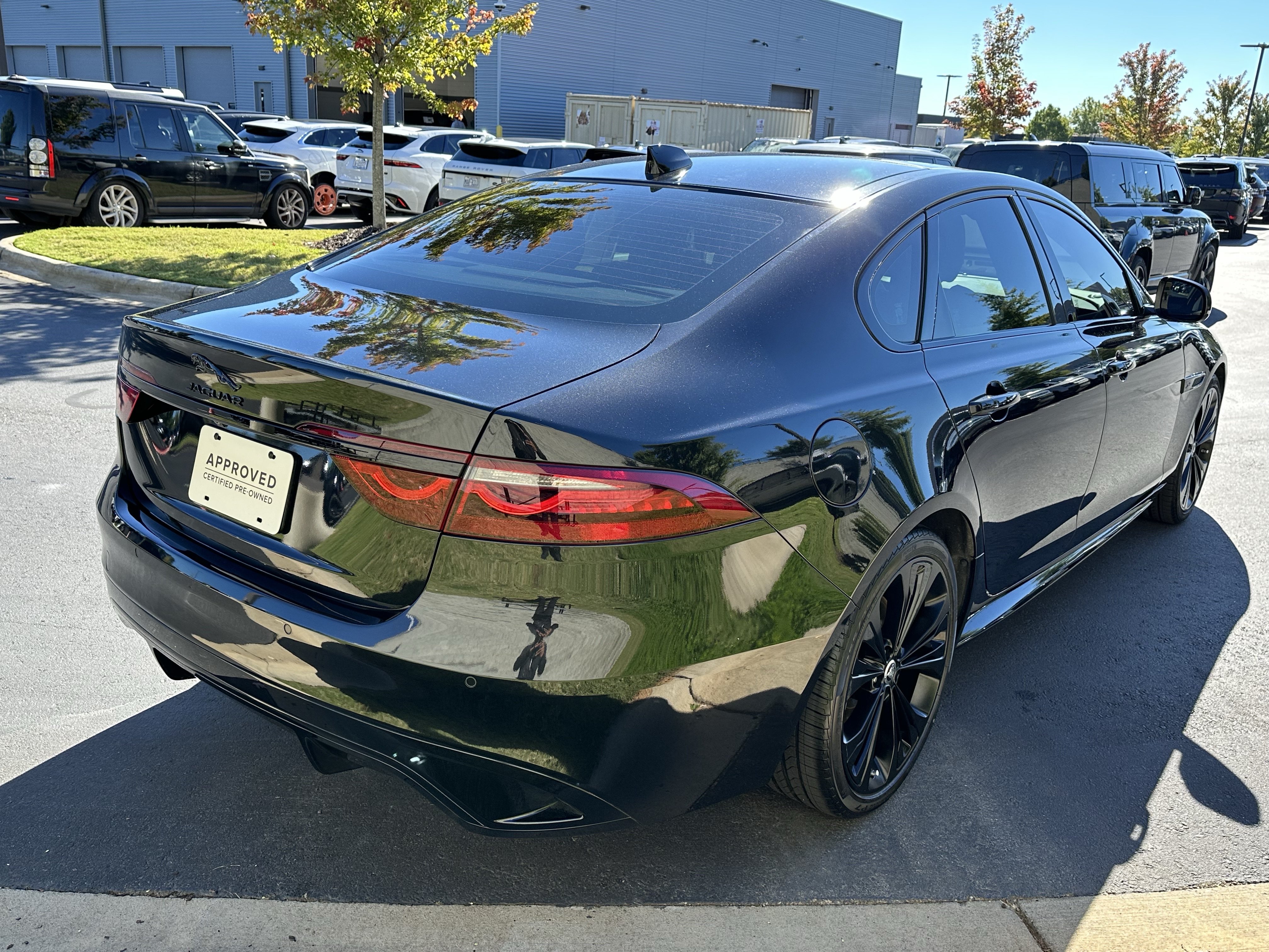 Certified 2024 Jaguar XF R-Dynamic SE AWD/4WD image 6