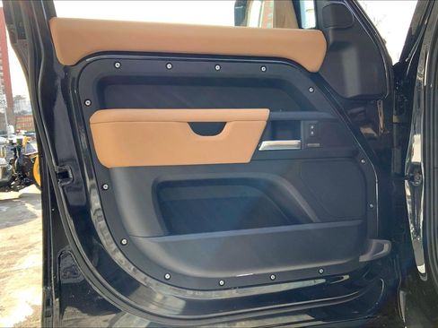 New 2026 Land Rover Defender 110 X-Dynamic SE image 10