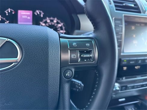 Used 2015 Lexus GX 460 image 36